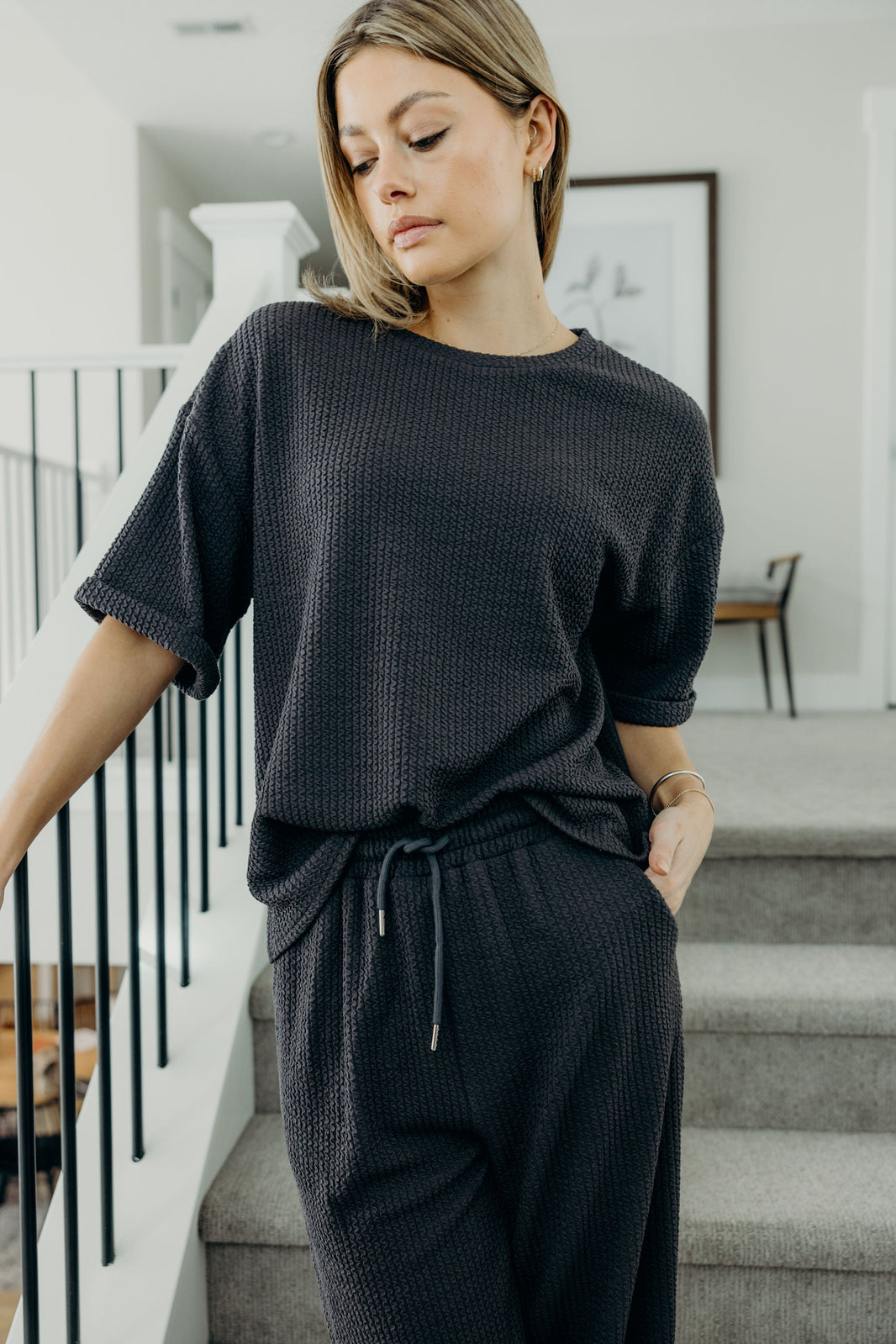 TEXTURED KNIT TOP IN RICH CHARCOAL