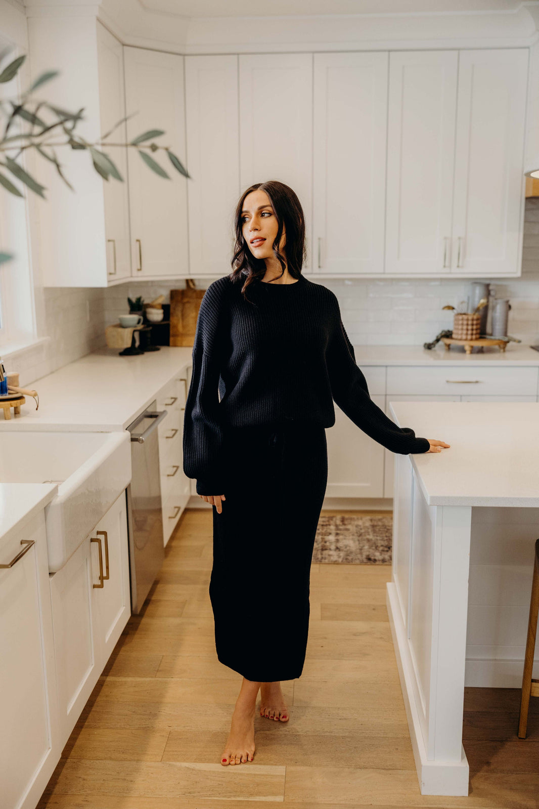 MIDI SWEATER SKIRT IN BLACK