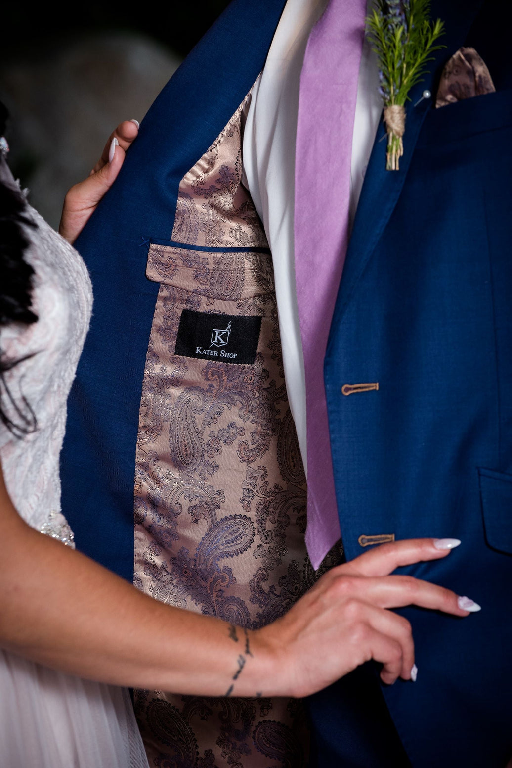 The 10 GOLDEN Rules To Buying A Suit