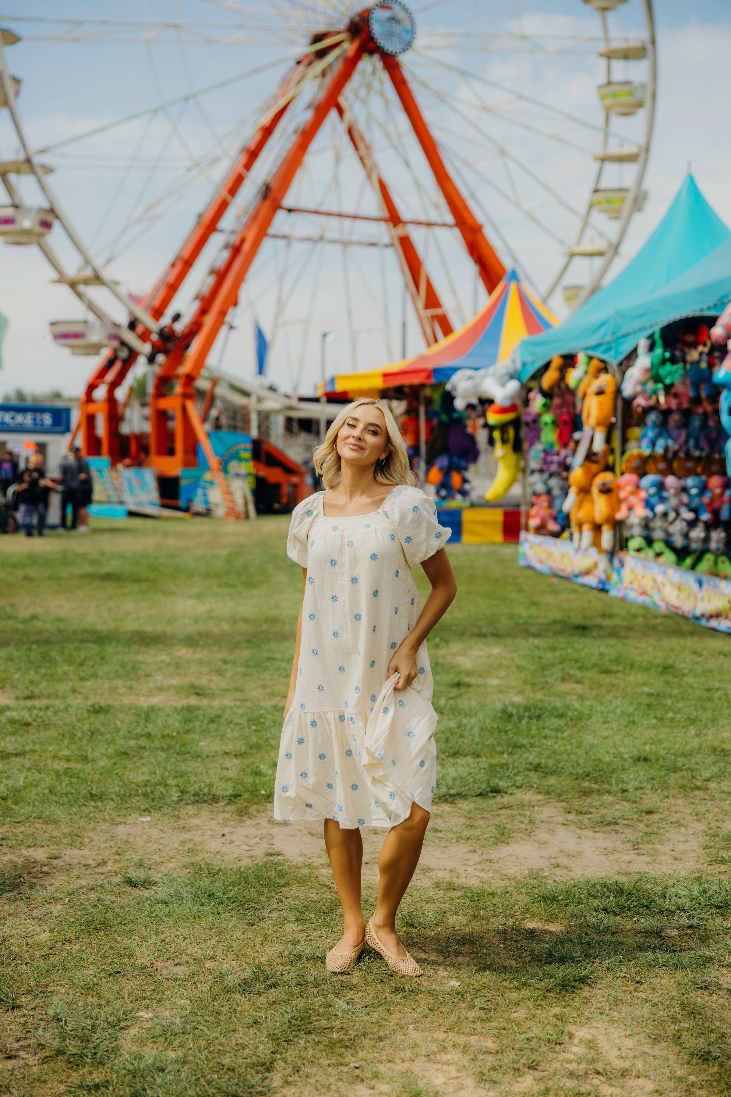 THE LYRIC IN SUMMER FIELD