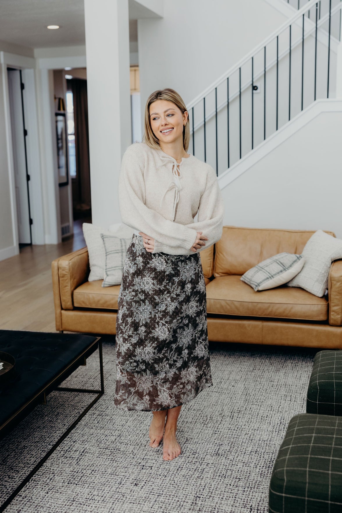 BOW FRONT CROP SWEATER IN HEATHERED OATMEAL