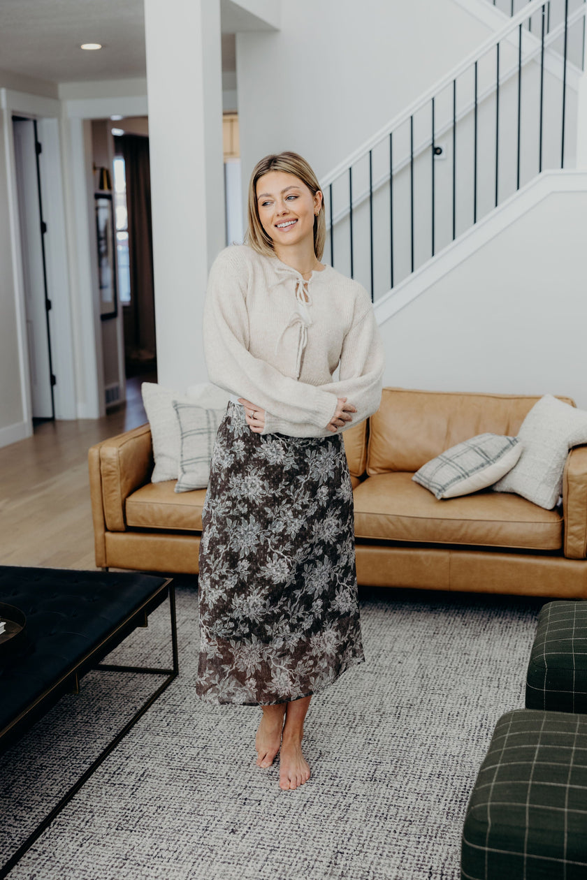 BOW FRONT CROP SWEATER IN HEATHERED OATMEAL