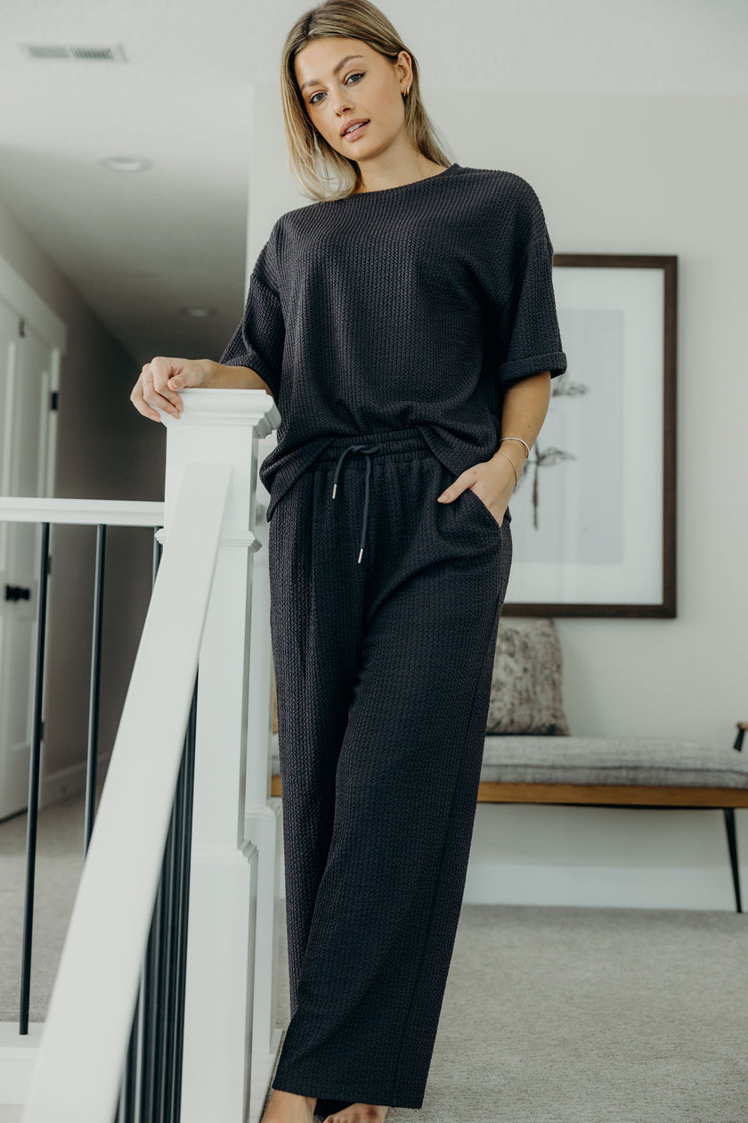 TEXTURED KNIT TOP IN RICH CHARCOAL