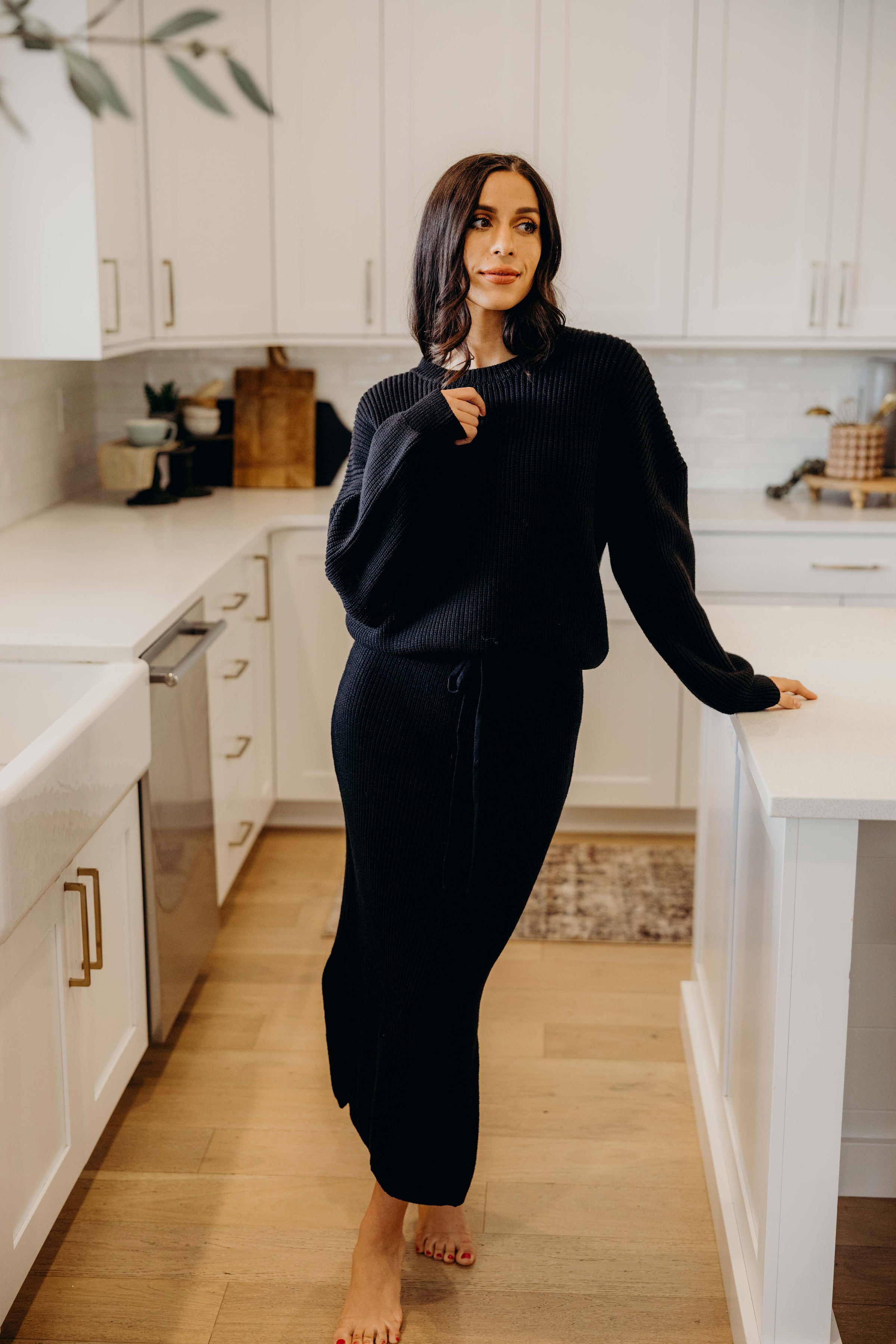 MIDI SWEATER SKIRT IN BLACK