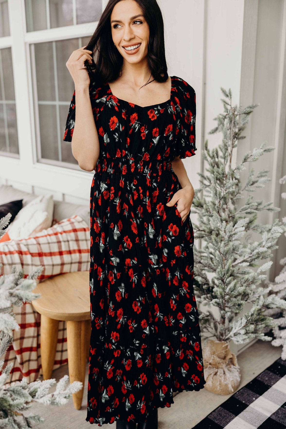 THE DARCI IN SCARLET BLOOM