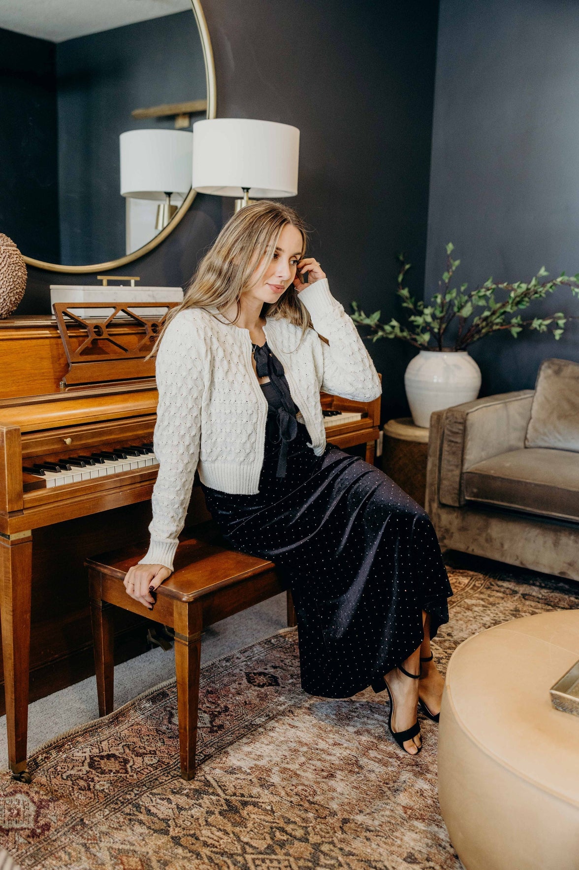 STRAIGHT SKIRT IN BLACK